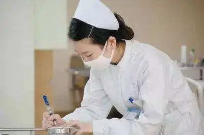 山西肛泰肛肠医院：痔疮手术后，在家该怎么换药？